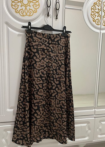 Drapeli Kahverengi Yılan Desenli Uzun Etek - Görsel 3