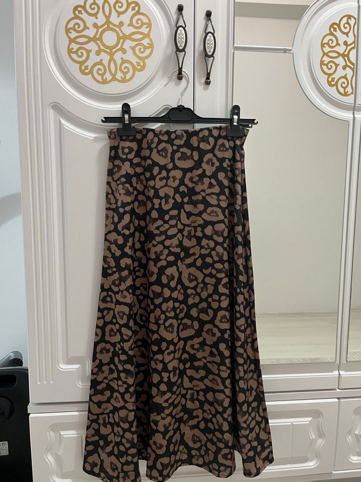 Drapeli Kahverengi Yılan Desenli Uzun Etek - Görsel 2