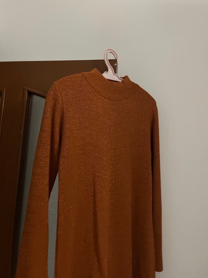 Kahverengi Yüksek Yakalı Örgü Kadın bilek üstü elbise - Görsel 3