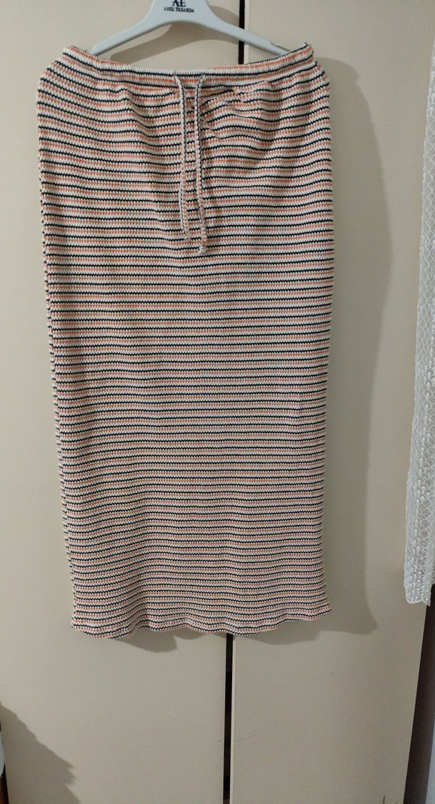 Çizgili Piliseli Midi Triko Elbise - Görsel 2