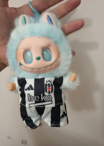 beşiktaş formalı labubu