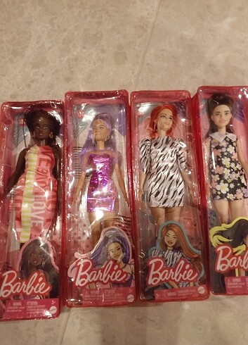 Barbie fashionistas