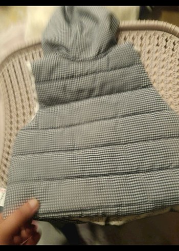 Kız Çocuk Kapüşonlu Gri Nakışlı Yelek - Görsel 4