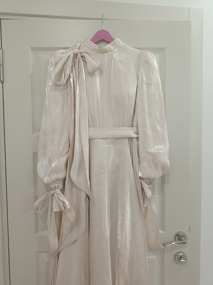 Krem Tesettür Dökümlü Abiye Elbise - Görsel 3