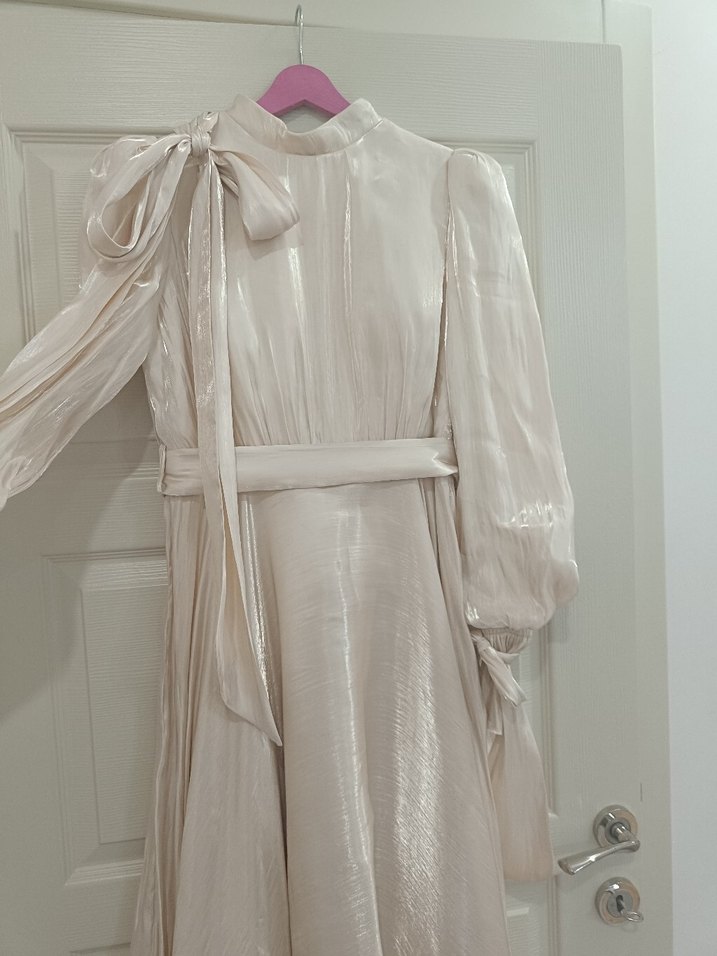 Krem Tesettür Dökümlü Abiye Elbise - Görsel 5