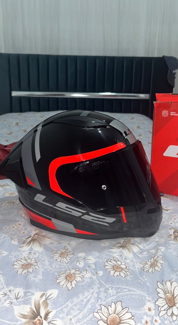 Parlak Siyah LS2 Biker Kask - Görsel 2