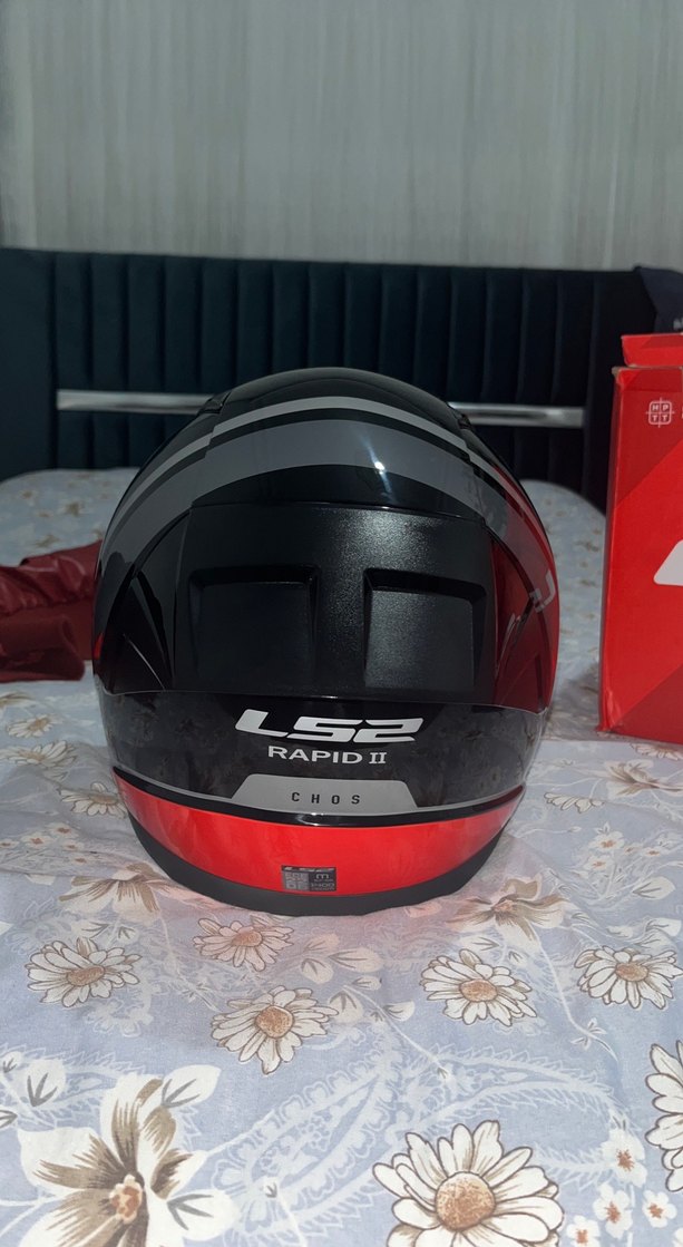 Parlak Siyah LS2 Biker Kask - Görsel 3