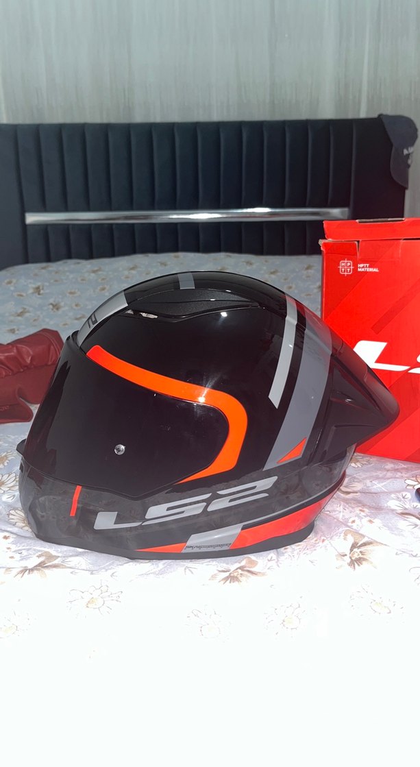 Parlak Siyah LS2 Biker Kask - Görsel 4