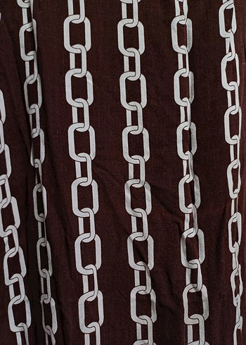 Zincir Desenli Uzun Kahverengi Elbise - Görsel 2