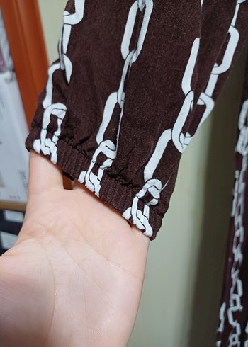 Zincir Desenli Uzun Kahverengi Elbise - Görsel 4