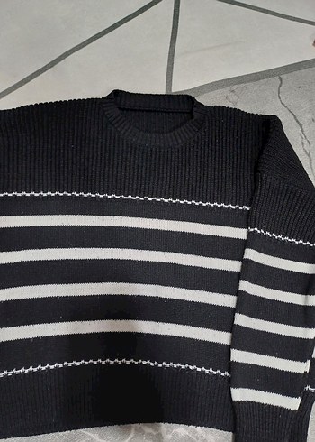 Siyah beyaz  Çizgili Kadın Triko Kazak - Görsel 4