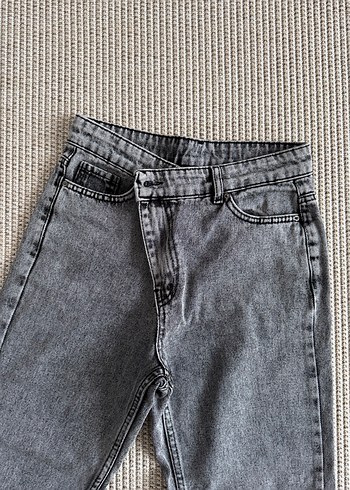 Gri Kadın Kot Pantolon Kemerli Regular Fit - Görsel 2