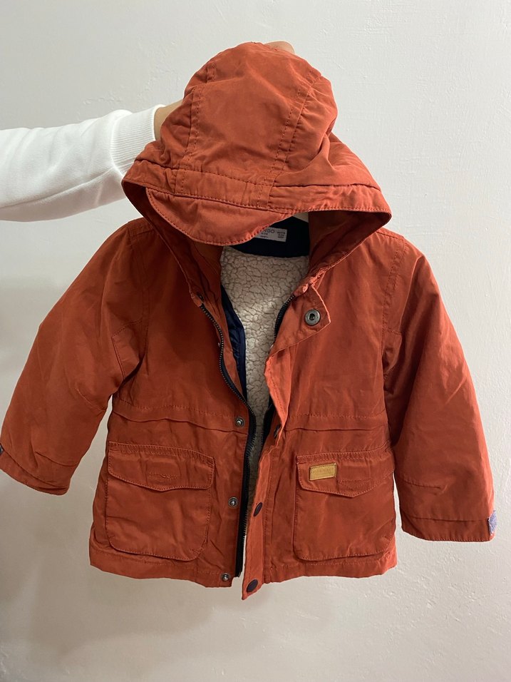 Kapüşonlu Erkek Çocuk Turuncu Mont - Görsel 2