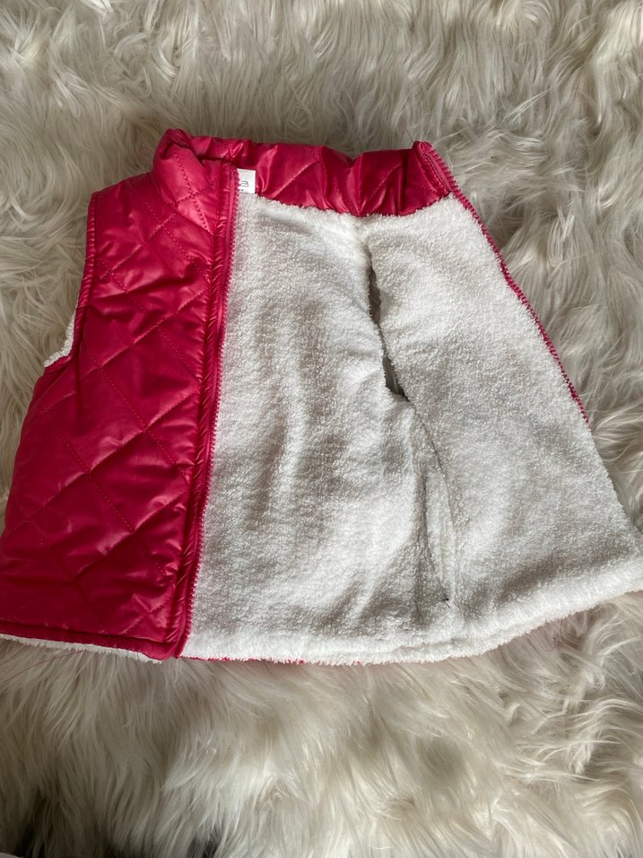 Kız Çocuk Parlak Pembe Kürklü Yelek - Görsel 2