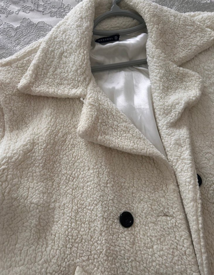 Düğmeli Beyaz Midi Kadın Kaban - Görsel 2