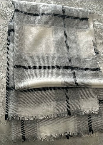 Gri Kadın Dantel Detaylı Şal - Görsel 2