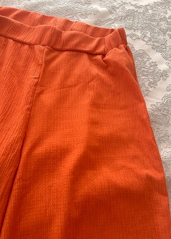 Turuncu V Yaka Piliseli Keten Bluz ve bol kesim pantolon - Görsel 7