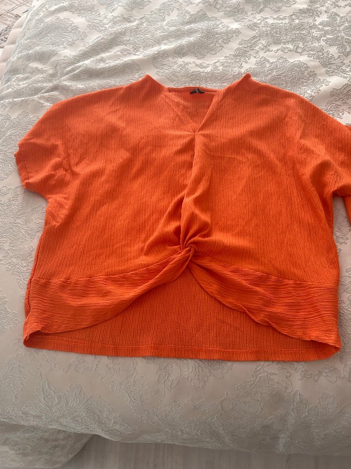 Turuncu V Yaka Piliseli Keten Bluz ve bol kesim pantolon - Görsel 4