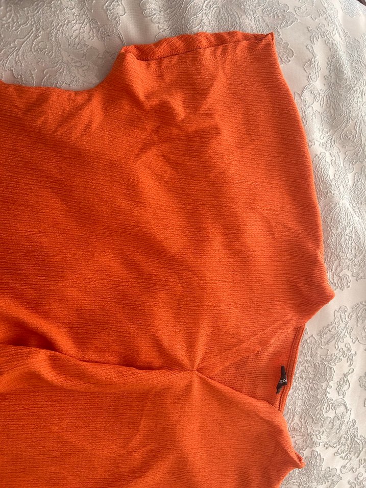Turuncu V Yaka Piliseli Keten Bluz ve bol kesim pantolon - Görsel 3