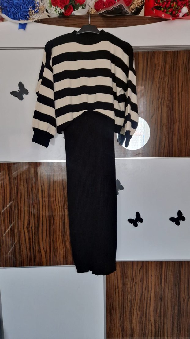 Zebra Desenli Siyah Triko Uzun Elbise - Görsel 2