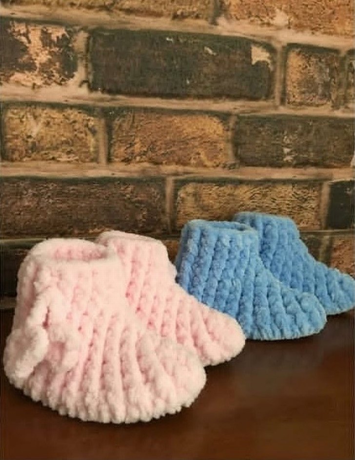 Çocuklar İçin Renkli Örgü Ev Pandufu - Görsel 3