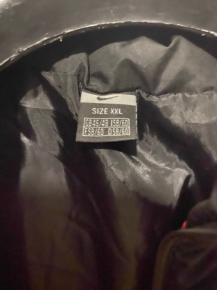 Nike Kırmızı Siyah Fermuarlı Yelek - Görsel 5