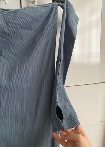 Parmak geçirmelı uzun yırtmaçlı straplez elbise - Görsel 2