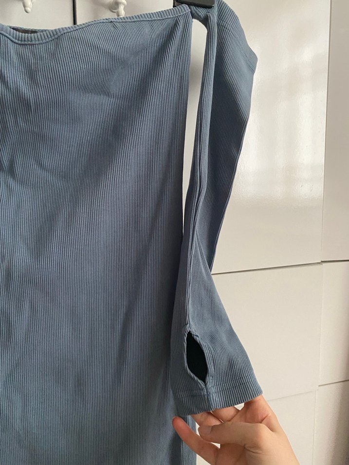 Parmak geçirmelı uzun yırtmaçlı straplez elbise - Görsel 2