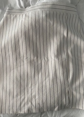 Beyaz Gri Çizgili Pilili Midi Kalem Etek - Görsel 2