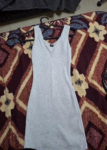 Gri V Yaka Kolsuz Mini Elbise - Görsel 4