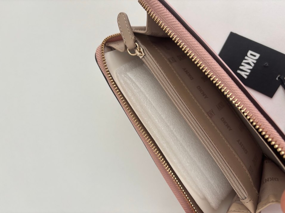 Pembe Fermuarlı Kadın Cüzdanı DKNY - Görsel 3