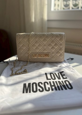Love Moschino