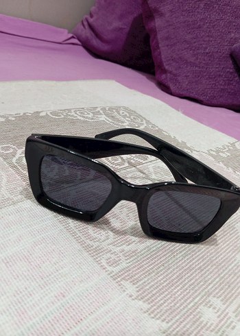 Şeffaf Siyah Gotik Kadın Güneş Gözlüğü - Görsel 2