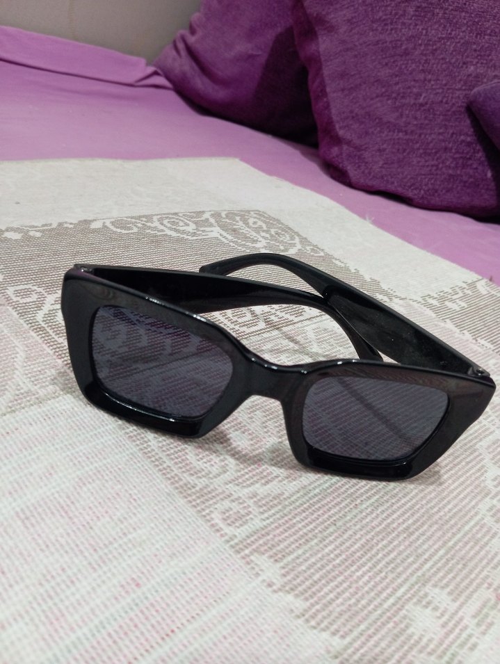 Şeffaf Siyah Gotik Kadın Güneş Gözlüğü - Görsel 2