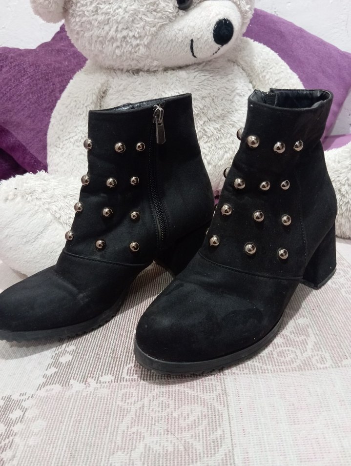 Siyah Süet Tokalı Blok Topuklu Bot - Görsel 2