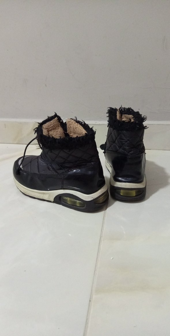 Siyah Kürklü Kız Çocuk Botları - Görsel 3