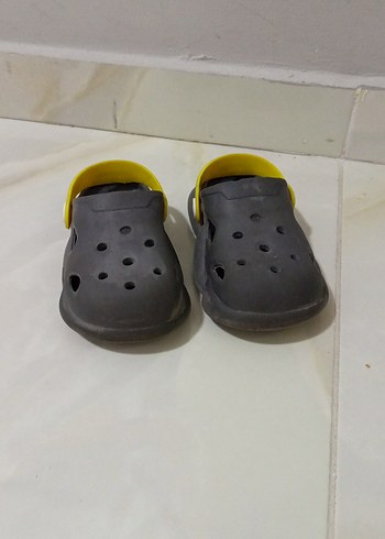 Sarı ve gri çocuk lastik sandalet - Görsel 2