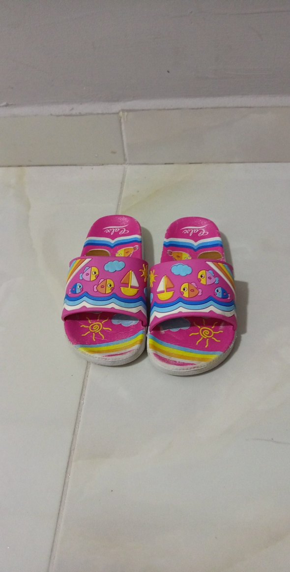 Kız Çocuk Pembe Renkli Kaydırmaz Terlik - Görsel 2