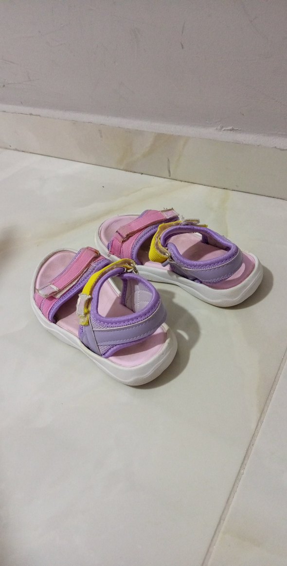 Kız Çocuk Pembe Bağcıklı Kauçuk Sandalet - Görsel 3