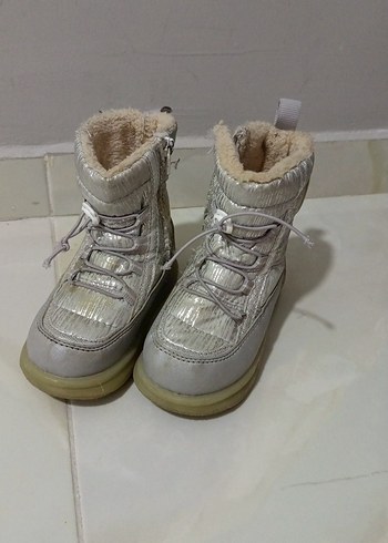 Kız Çocuk Gri Metalik Tokalı Bot - Görsel 2