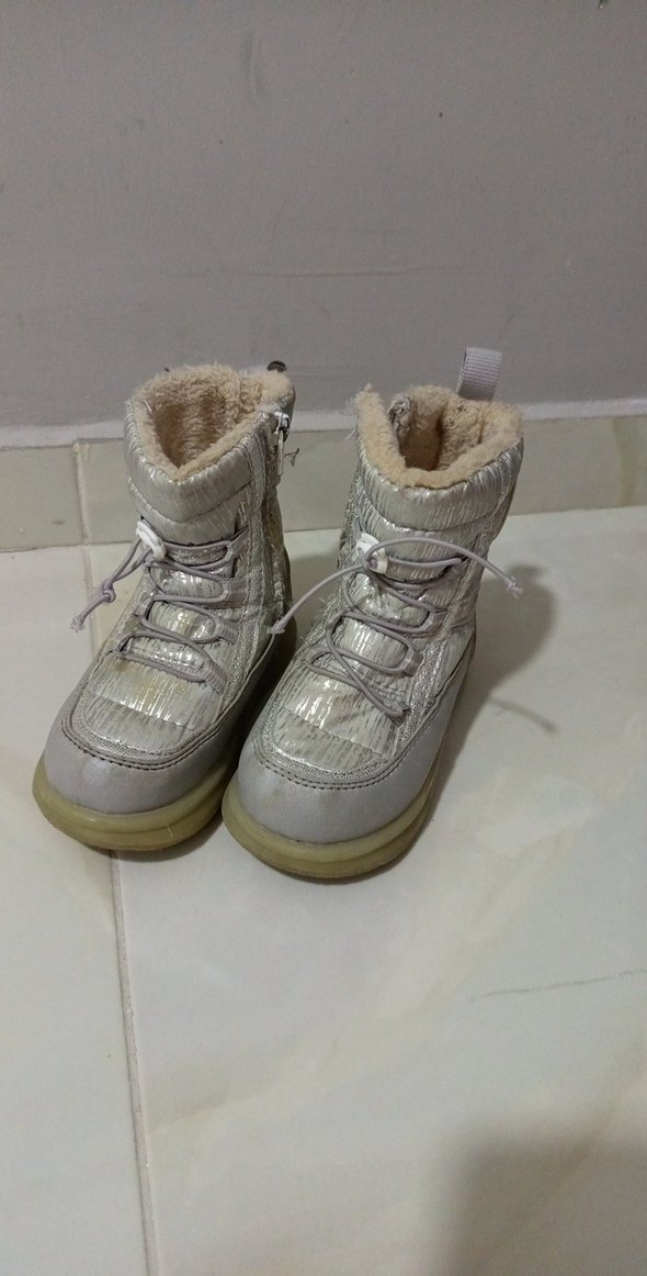 Kız Çocuk Gri Metalik Tokalı Bot - Görsel 2