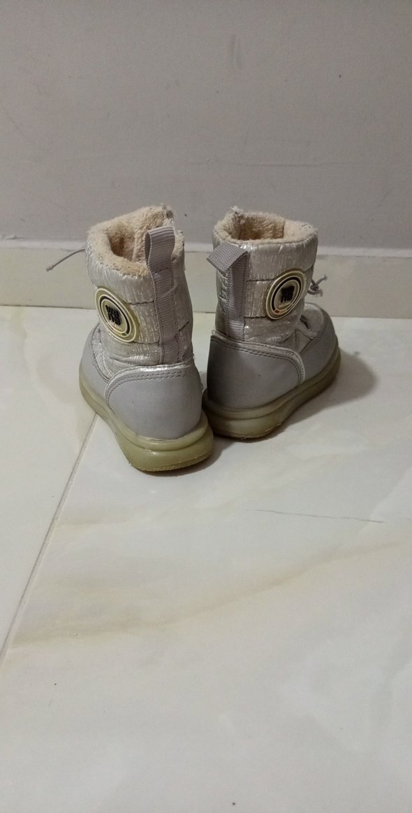 Kız Çocuk Gri Metalik Tokalı Bot - Görsel 3