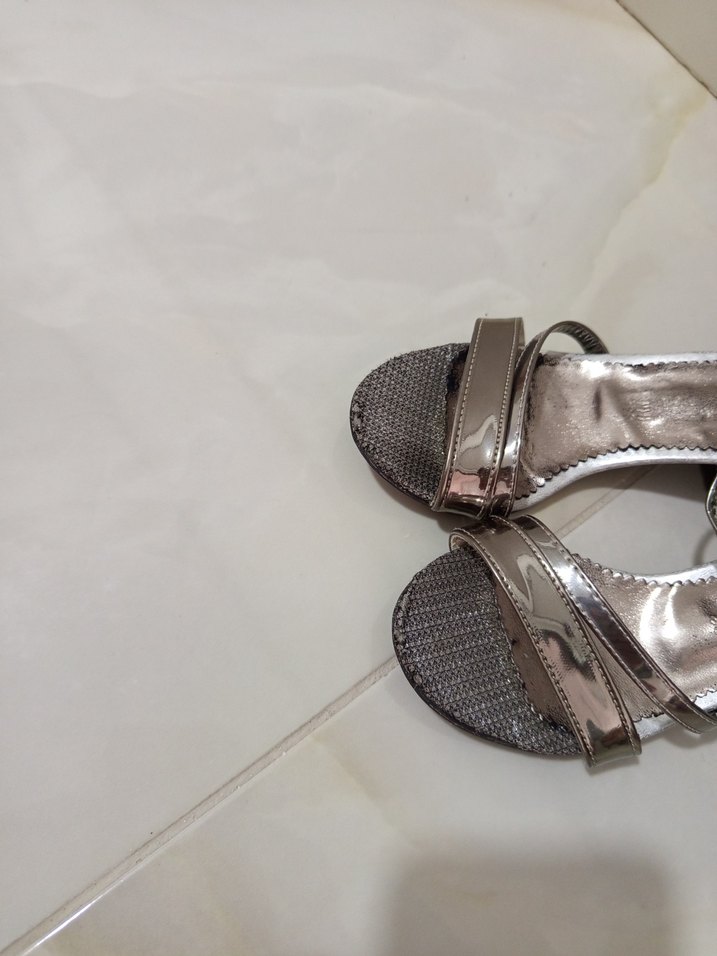 Gri Tokalı Topuklu Kadın Ayakkabı - Görsel 2