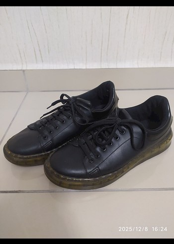 Siyah Deri Görünümlü Kadın Sneakers - Görsel 3