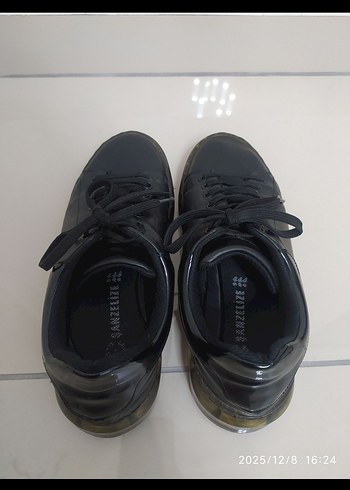 Siyah Deri Görünümlü Kadın Sneakers - Görsel 4