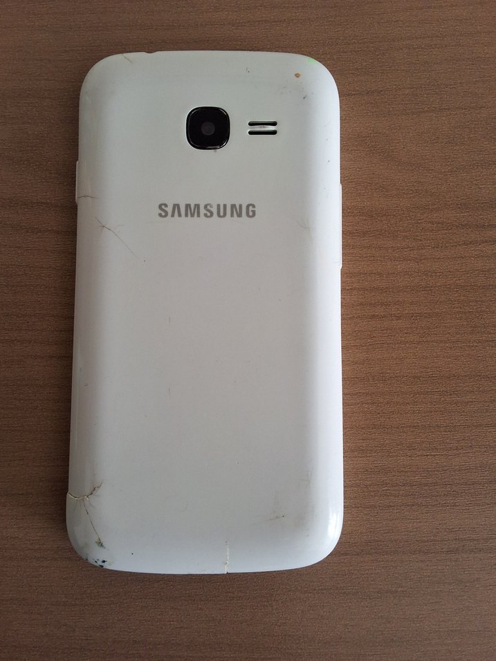 Beyaz Samsung Android Telefon - Görsel 4
