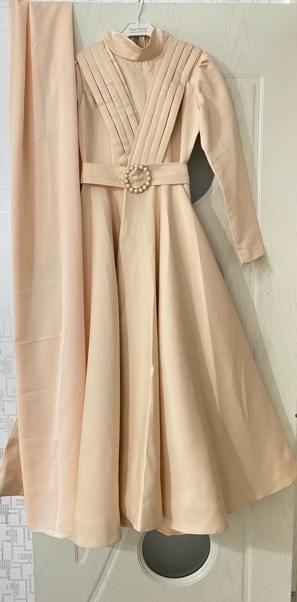 Bej Uzun Kollu Drapeli Kadın Abiye - Görsel 3