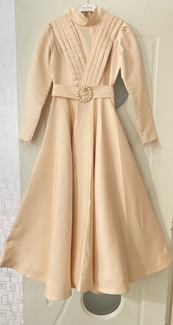 Bej Uzun Kollu Drapeli Kadın Abiye - Görsel 4
