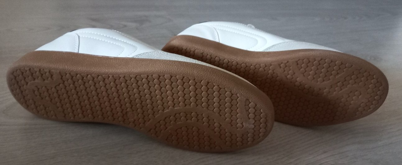 Gri Tabanlı Beyaz Kadın Spor Ayakkabısı - Görsel 5