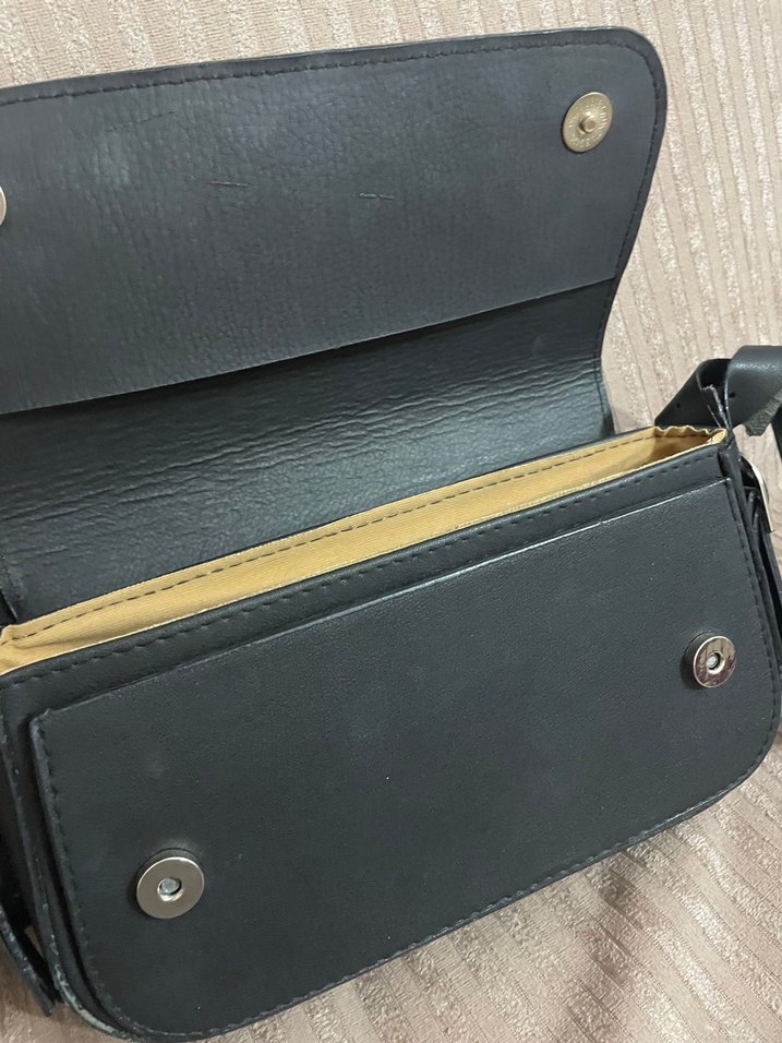 Siyah Çıtçıtlı Kadın Çanta - Görsel 3